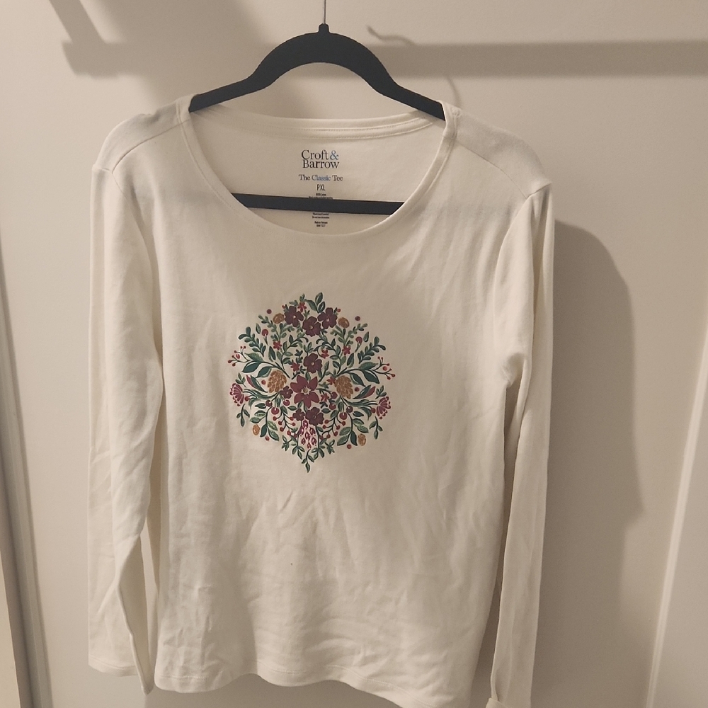 Croft & Barrow Women's Cream Floral Long Sleeve Top